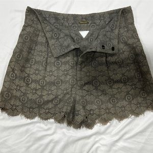 Rebecca Minkoff Lined lace detailed shorts, Size 6 light brown